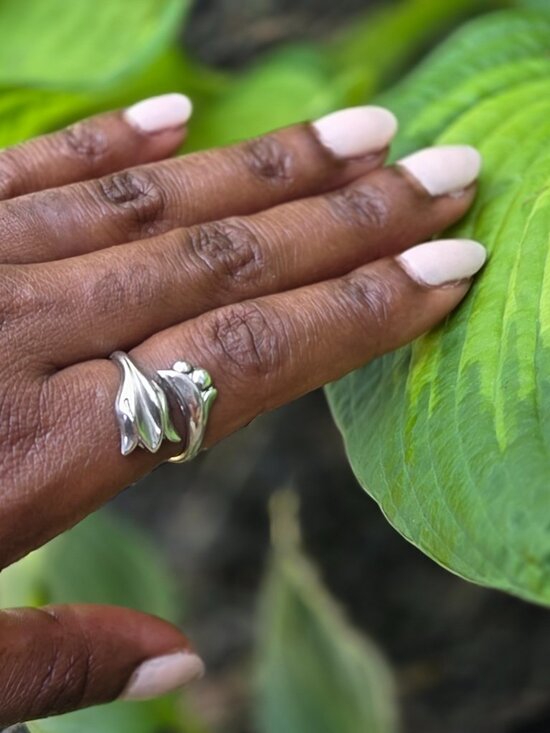 Avon Jewelry - Vintage Sterling Silver Tulip Ring